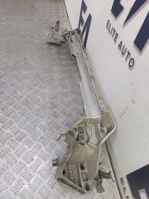 Кронштейн двигателя Phaeton 2002 3.2