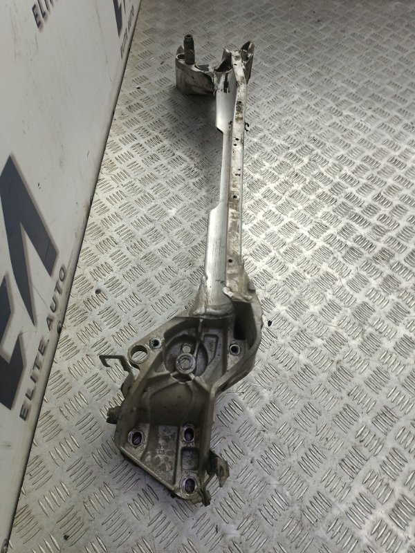 Кронштейн двигателя Phaeton 2002 3.2