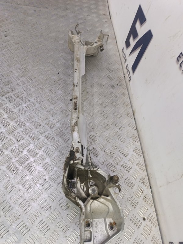 Кронштейн двигателя Phaeton 2002 3.2
