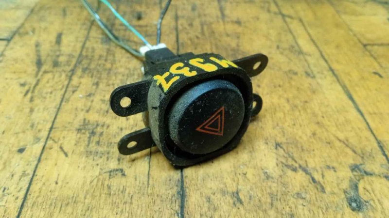 Запчасть кнопка аварийной сигнализации Nissan Navara 2005-2015 D40 2.5 YD25DDTi 25290EA000 контрактная Кнопка аварийной сигнализации Nissan Navara 2005-2015 D40 2.5 YD25DDTi 25290EA000 контрактная