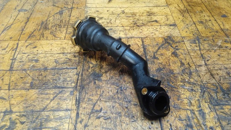 Горловина маслозаливная Subaru Forester S10 2.0