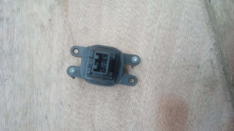 Кнопка аварийной сигнализации Pathfinder 2005-2014 R51 2.5 YD25DDTi