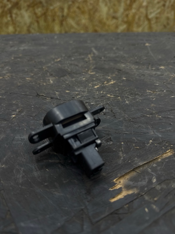 Кнопка аварийной сигнализации Pathfinder 2005-2014 R51 2.5 YD25DDTI