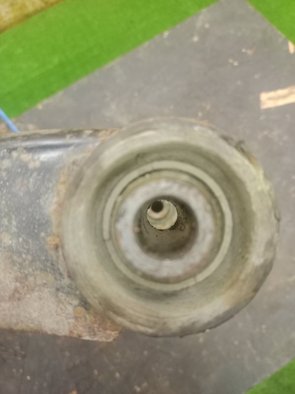 Рычаг подвески нижний задний правый Pathfinder 2005-2014 R51 2.5 YD25DDTi