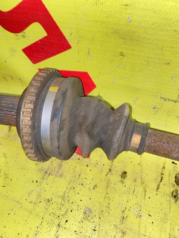 Привод задний левый NISSAN X-Trail NT30 QR20-DE Привод задний левый NISSAN X-Trail NT30 QR20-DE