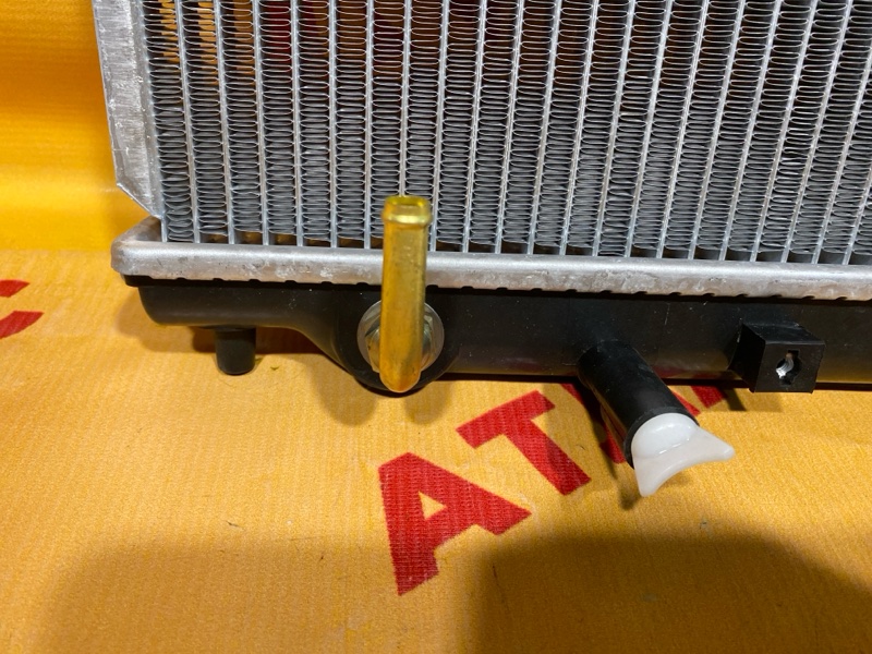 Радиатор охлаждения двигателя HONDA Fit GD1 L13A Радиатор охлаждения двигателя HONDA Fit GD1 L13A