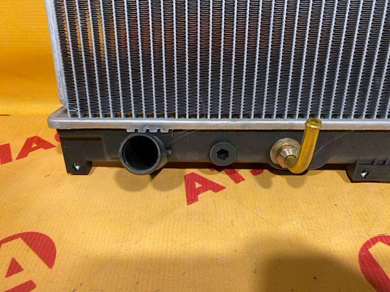 Радиатор охлаждения двигателя INSPIRE UA1 G20A Радиатор охлаждения двигателя INSPIRE UA1 G20A