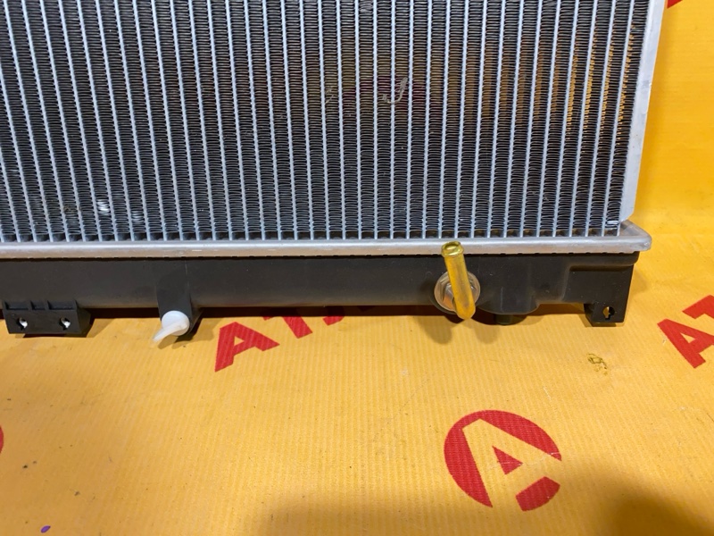 Радиатор охлаждения двигателя INSPIRE UA1 G20A Радиатор охлаждения двигателя INSPIRE UA1 G20A