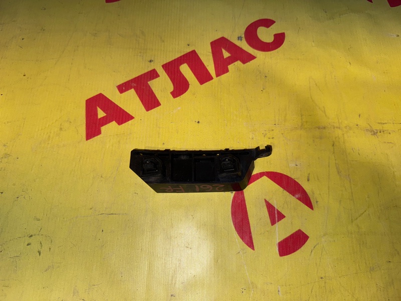 Крепление бампера переднее правое HONDA Fit GD1 L13A