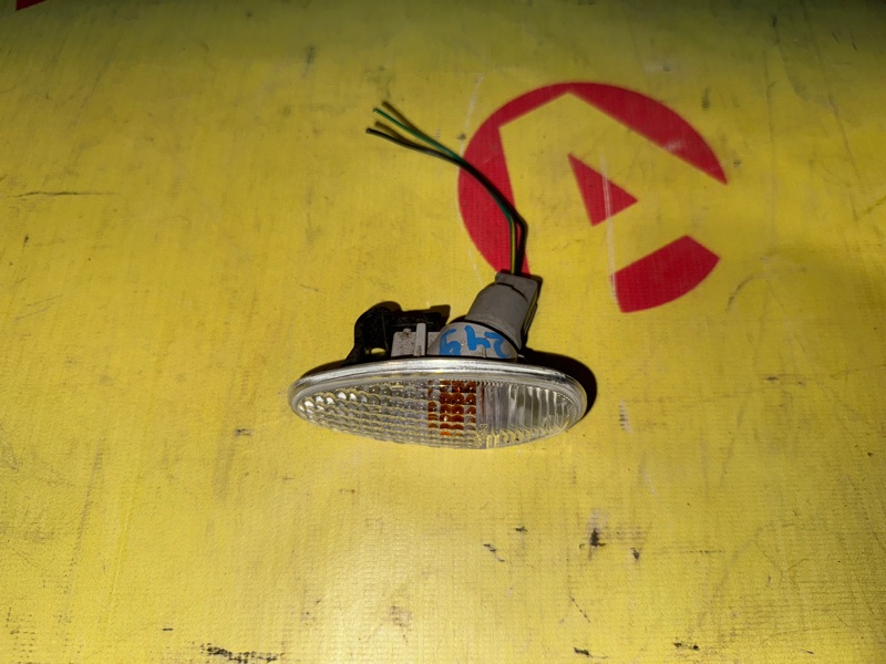 Повторитель поворота в крыло Airtrek 2005 CU2W 4G63T