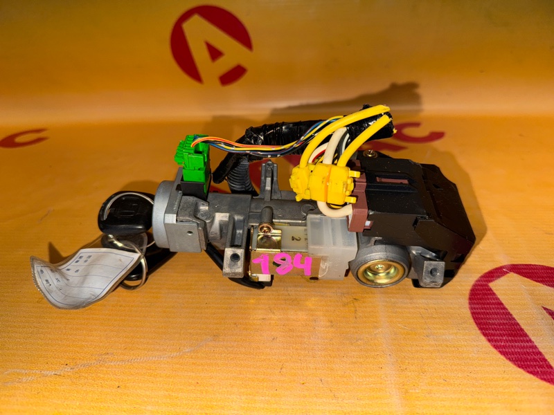 Замок зажигания Fit 2002 GD1 L13A Замок зажигания Fit 2002 GD1 L13A