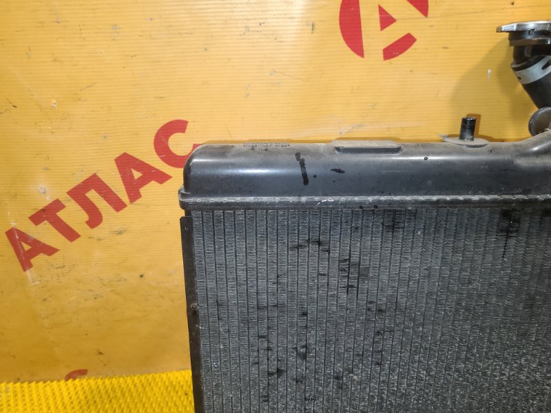 Радиатор охлаждения двигателя Fit 2002 GD1 L13A Радиатор охлаждения двигателя Fit 2002 GD1 L13A