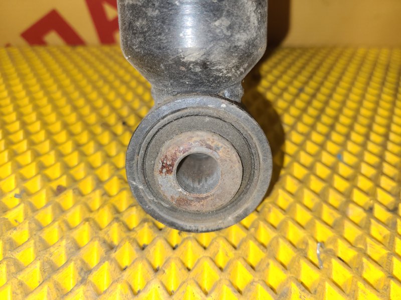 Стойка задняя HONDA Stream RN1 D17A