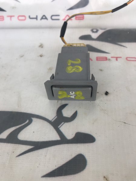 Кнопка кондиционера Toyota Hiace KZH116 1KZTE 2001 Кнопка кондиционера Toyota Hiace KZH116 1KZTE 2001