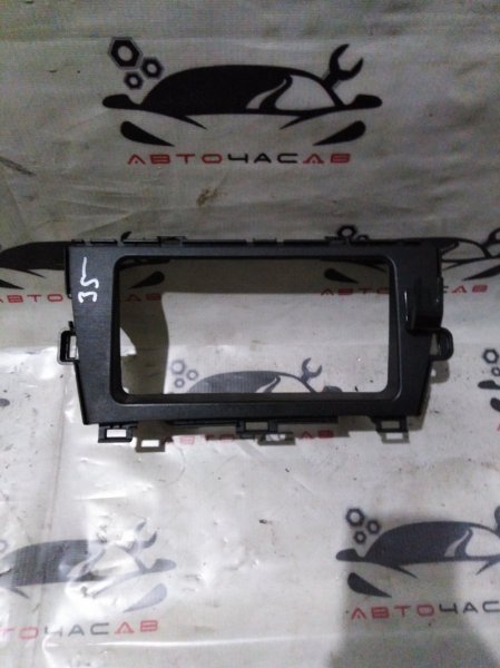 Консоль магнитофона Toyota Prius ZVW30 2ZRFXE 2009 Консоль магнитофона Toyota Prius ZVW30 2ZRFXE 2009