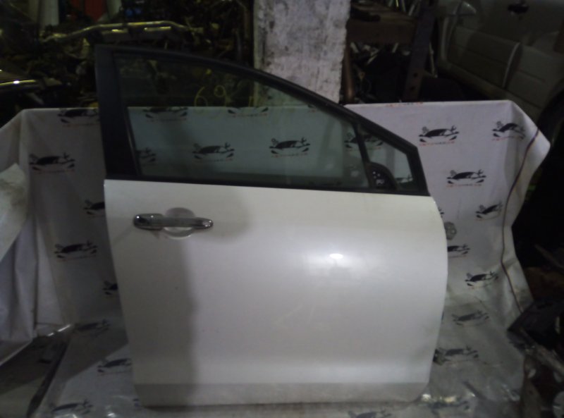 Стекло двери Mazda Mpv LY3 2006 переднее правое
