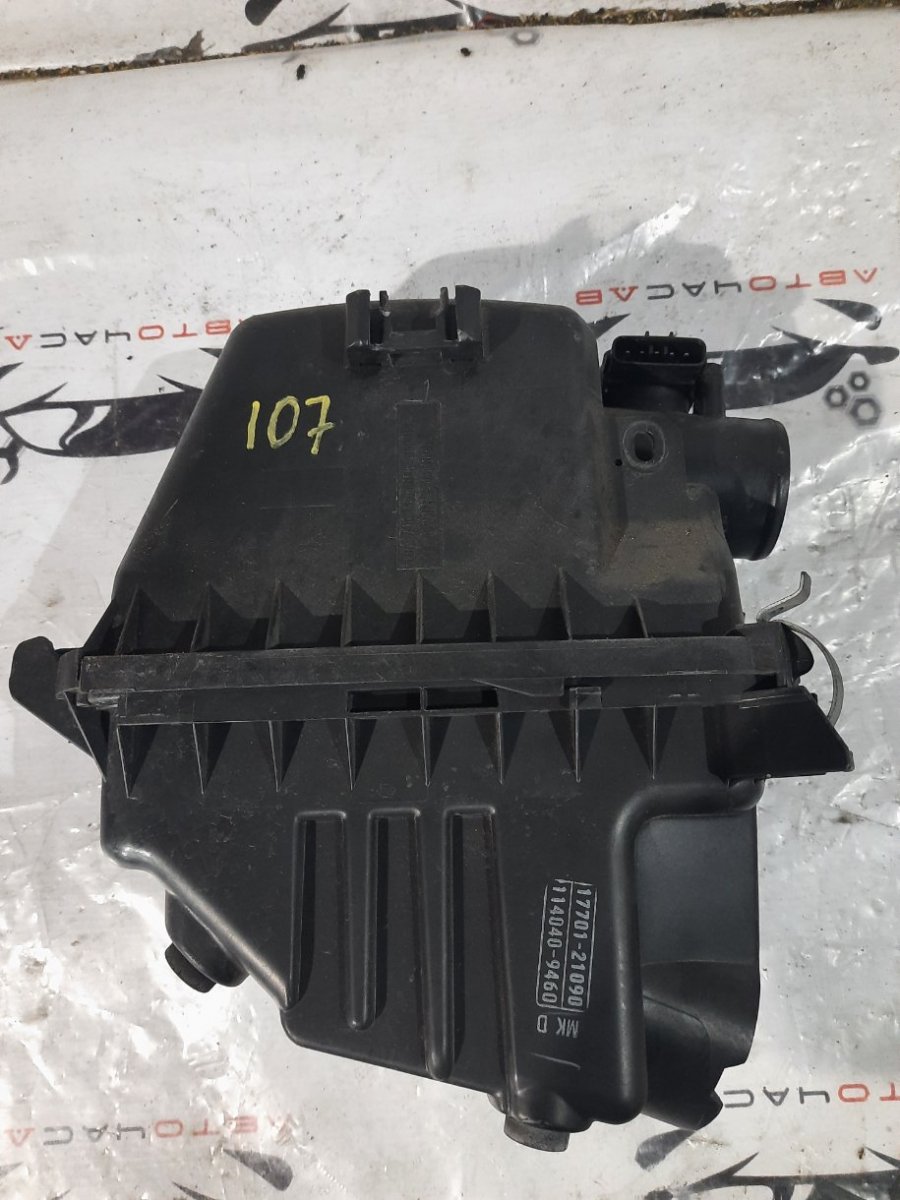 Корпус воздушного фильтра Toyota Sienta NCP81 1NZ 2008 Корпус воздушного фильтра Toyota Sienta NCP81 1NZ 2008