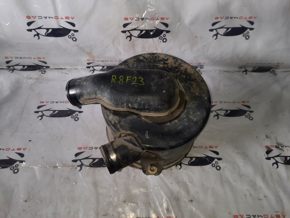 Корпус воздушного фильтра Nissan Atlas R8F23 QD32 1998 Корпус воздушного фильтра Nissan Atlas R8F23 QD32 1998