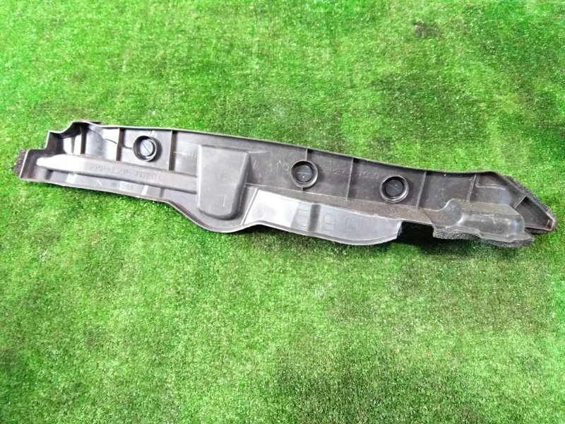 Накладка на крыло передняя правая PRIUS 2009-2015 ZVW30 2ZR-FXE