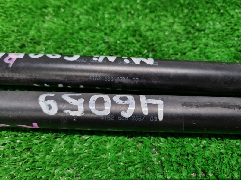 Амортизатор багажника задний COOPER 2001-2006 R50 W10B16A Амортизатор багажника задний COOPER 2001-2006 R50 W10B16A