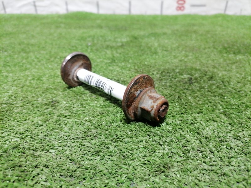 Болт-эксцентрик задний TT 2006-2014 8J3 BUB