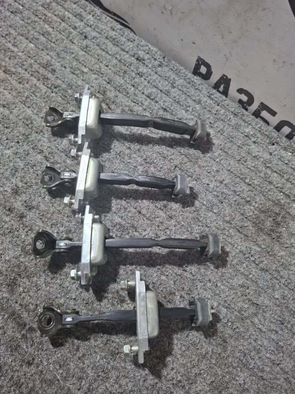 Ограничители двери Camry 2006 ACV40 2AZFE