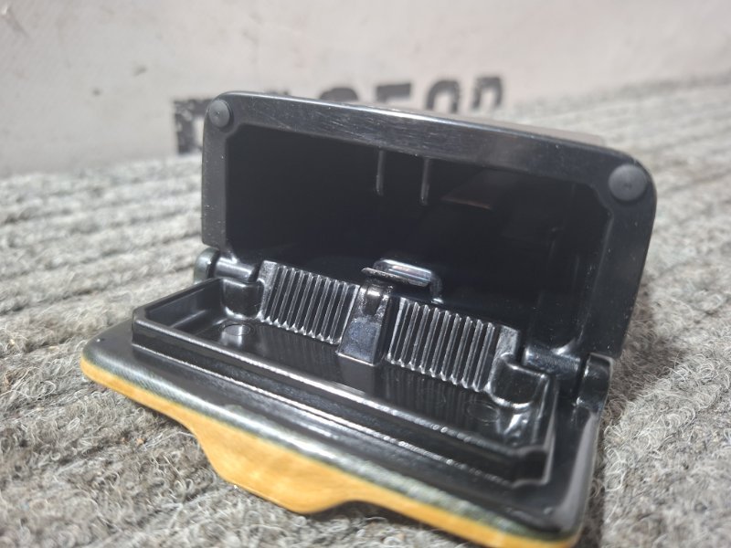 Пепельница двери Camry 2006 ACV40 2AZFE