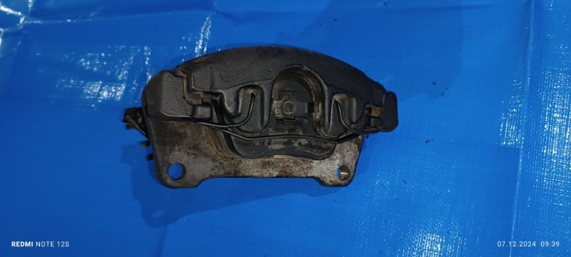 Суппорт тормозной передний правый A4 2002 B6 AVJ