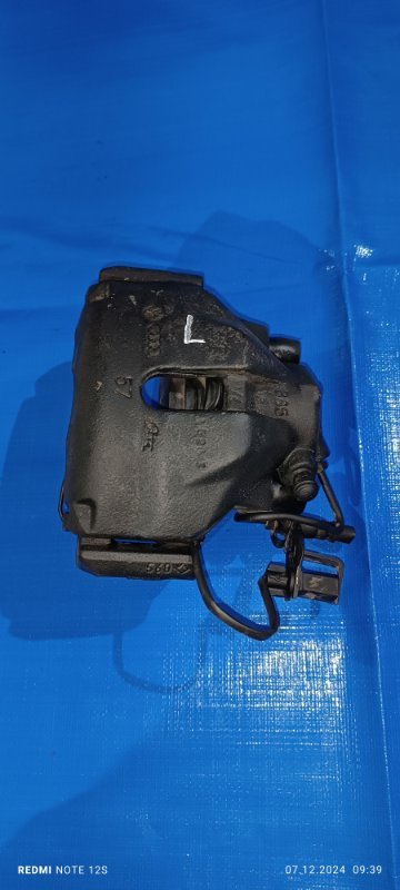 Суппорт тормозной передний левый AUDI A4 2002 B6 AVJ 4F0615123 контрактная