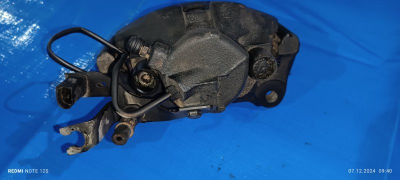 Суппорт тормозной передний левый A4 2002 B6 AVJ