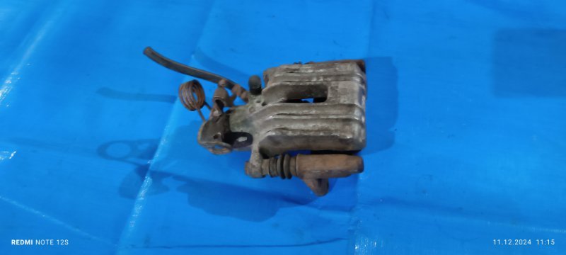Суппорт тормозной задний правый AUDI A4 2002 B6 AVJ 8E0615424G контрактная