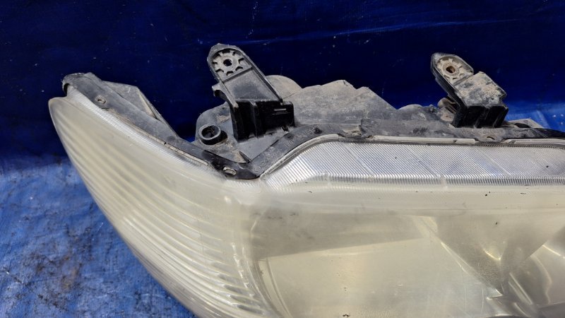 Фара галогеновая передняя правая Lancer Cedia 2001 9 4G15