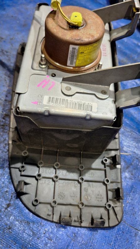 Подушка безопасности пассажира передняя l200 2007 KB4T 4D56