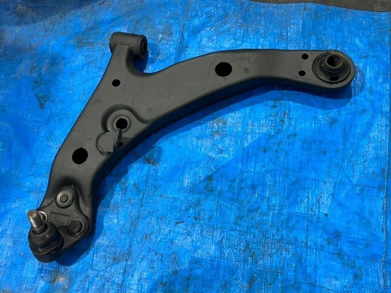 Запчасть рычаг подвески нижний передний левый Toyota Corolla 1998 AE100 5A-FE 4806912160 контрактная Рычаг подвески нижний передний левый Toyota Corolla 1998 AE100 5A-FE 4806912160 контрактная