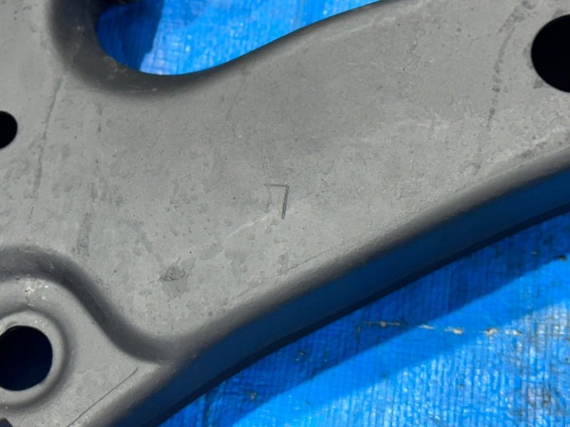 Рычаг подвески нижний передний левый Corolla 1998 AE100 5A-FE Рычаг подвески нижний передний левый Corolla 1998 AE100 5A-FE