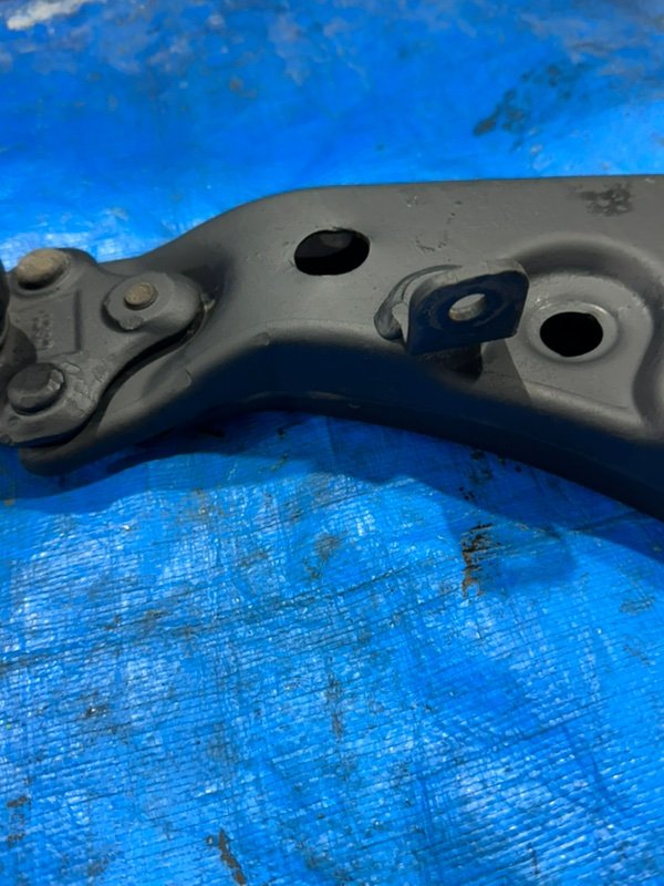 Рычаг подвески нижний передний левый Corolla 1998 AE100 5A-FE Рычаг подвески нижний передний левый Corolla 1998 AE100 5A-FE