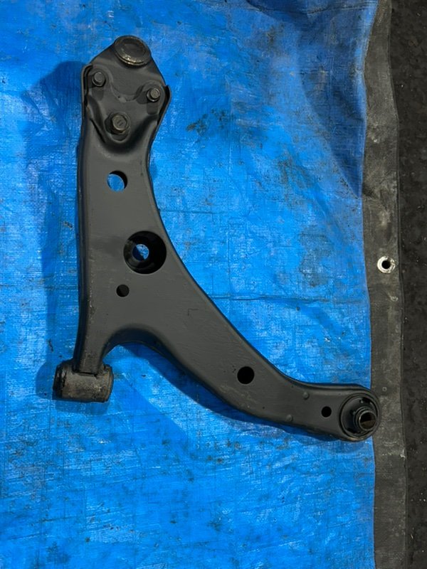 Рычаг подвески нижний передний левый Corolla 1998 AE100 5A-FE Рычаг подвески нижний передний левый Corolla 1998 AE100 5A-FE