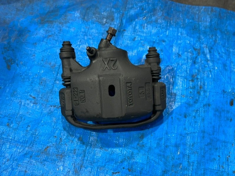 Суппорт тормозной передний правый Toyota Corolla 1998 AE100 5A-FE 4775012310 контрактная