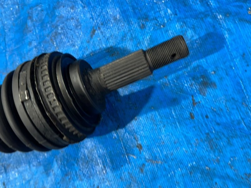 Привод передний правый Corolla 1998 AE100 5A-FE