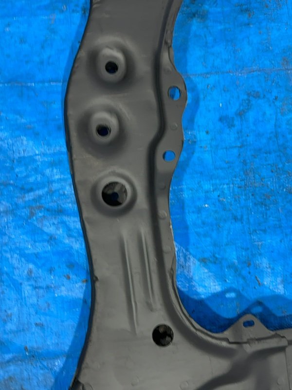 Подрамник двигателя Corolla 1998 AE100 5A-FE Подрамник двигателя Corolla 1998 AE100 5A-FE