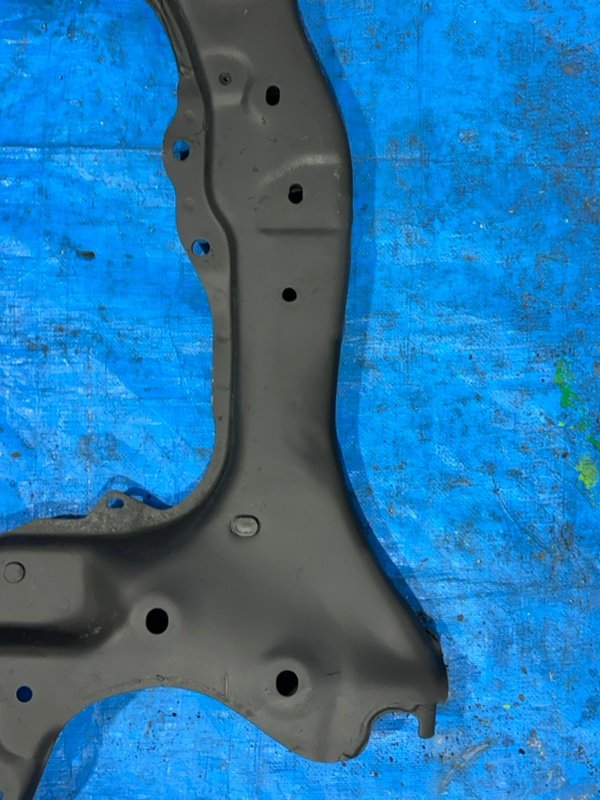 Подрамник двигателя Corolla 1998 AE100 5A-FE Подрамник двигателя Corolla 1998 AE100 5A-FE