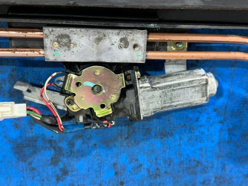 Люк Corolla 1998 AE100 5A-FE