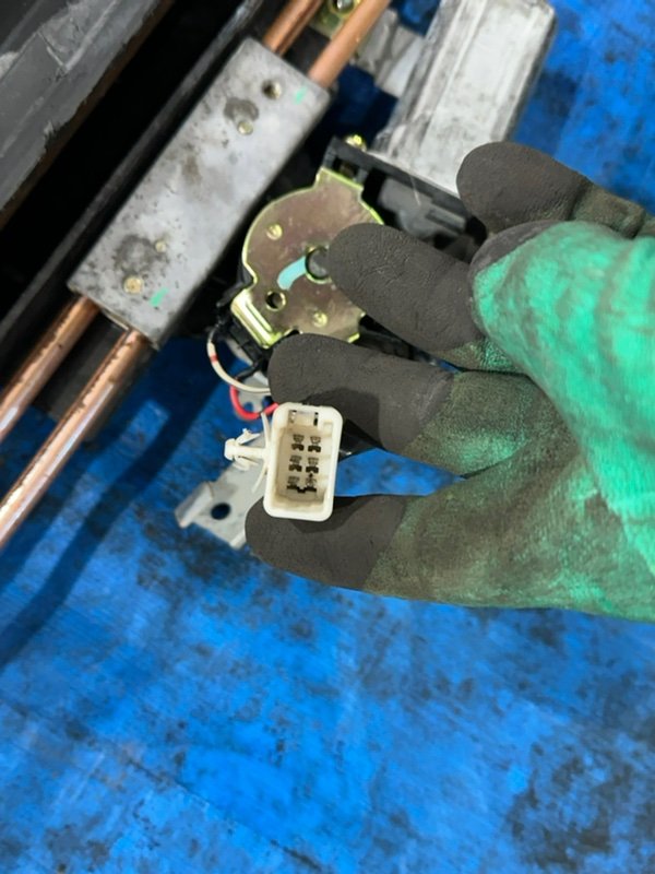 Люк Corolla 1998 AE100 5A-FE