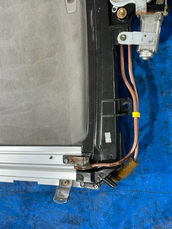 Люк Corolla 1998 AE100 5A-FE