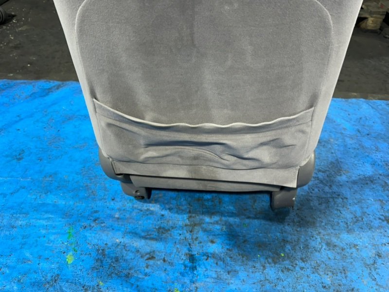 Сиденье переднее левое Platz 2001 SCP11 1SZFE Сиденье переднее левое Platz 2001 SCP11 1SZFE