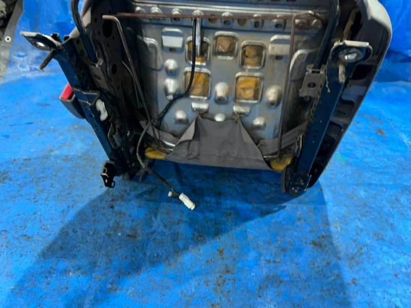 Сиденье переднее левое Platz 2001 SCP11 1SZFE Сиденье переднее левое Platz 2001 SCP11 1SZFE