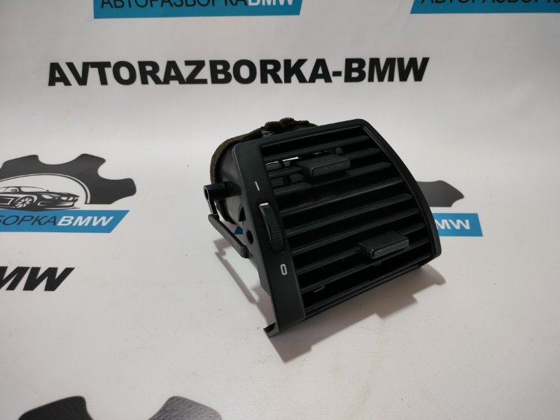 Дефлектор обдува правый BMW X5 2002 E53 M54B30 306S3 64228402216 контрактная