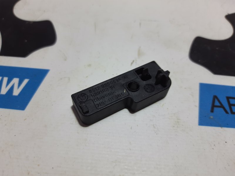 Кронштейн центральной консоли BMW 5 2012 F10 N47D20C 65129250696 контрактная