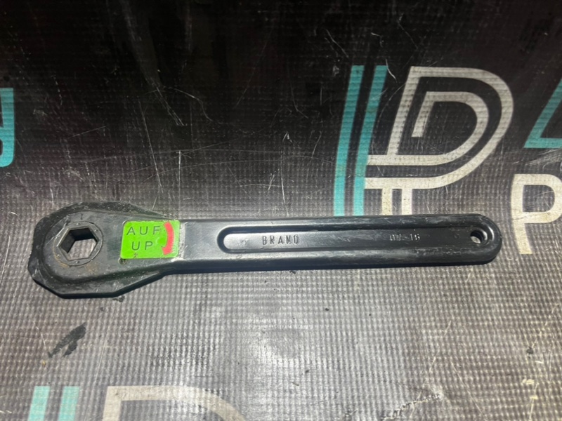 Ключ домкратa Mercedes-Benz M-Class W164 4145810049 контрактная