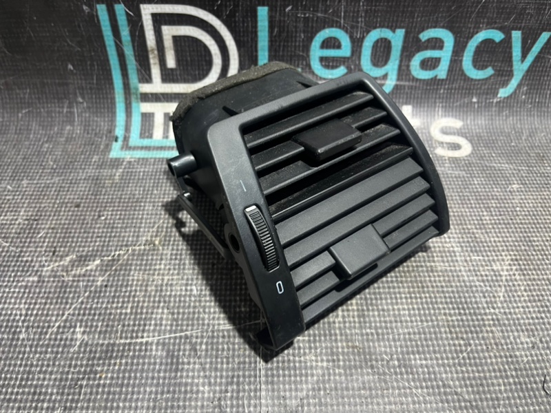 Дефлектор обдува правый BMW X5 2006 E53 N62B44 64228402216 контрактная